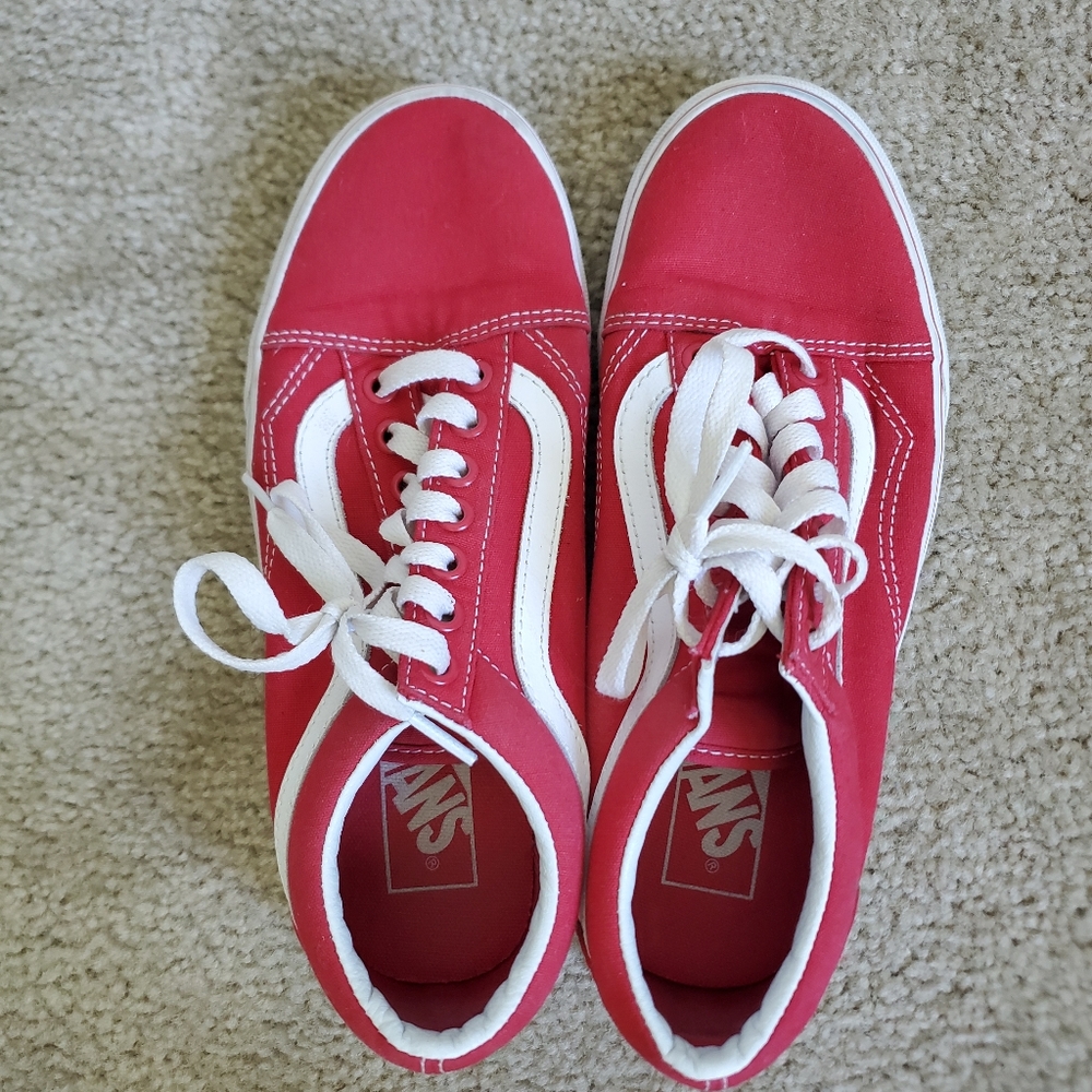 Vans Classics. Red w white trim, sz. 8